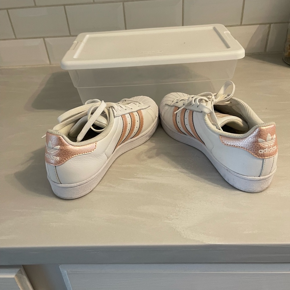 Adidas Shell Toe Size 6 - Picture 4 of 5